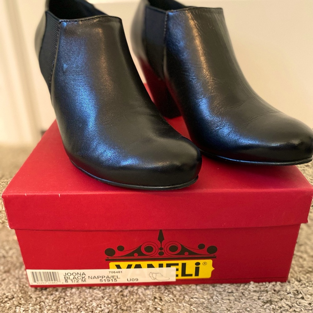 Vaneli black booties 8 1/2M